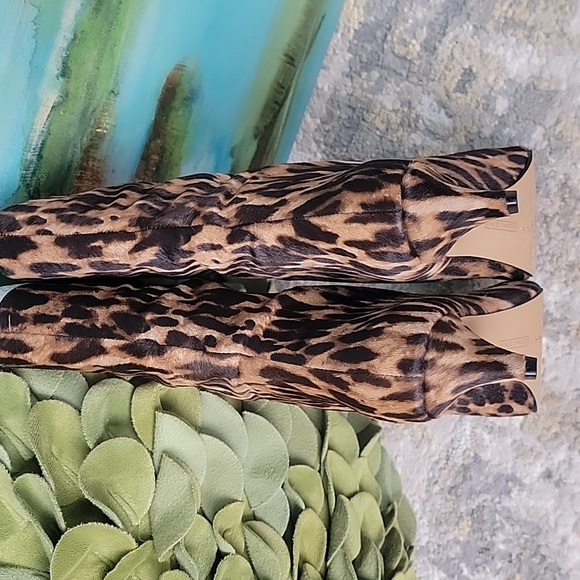 Vince Camuto Rastel 3 Leopard Print Mid-Calf Boots - Picture 10 of 11
